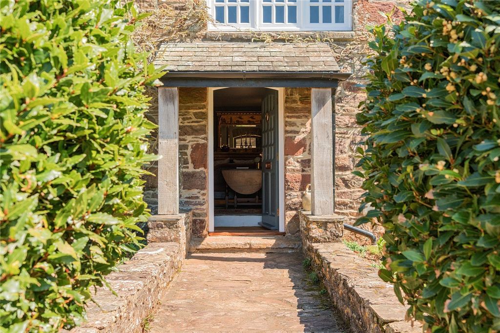 Property photo 2 of 35 Approach