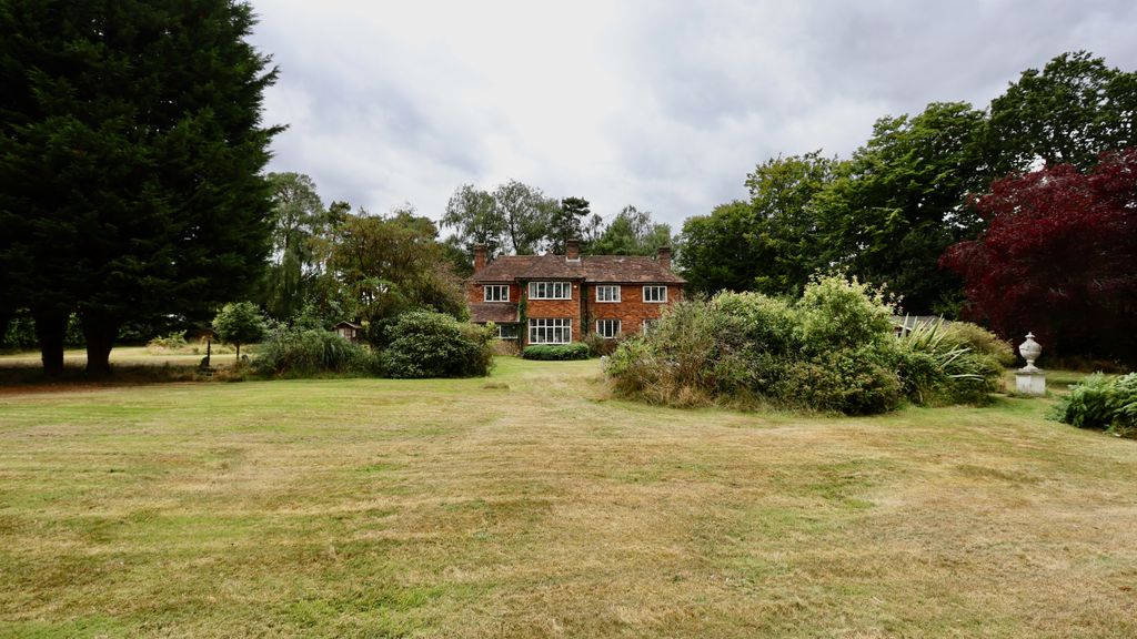 Property photo 3 of 9 Garden