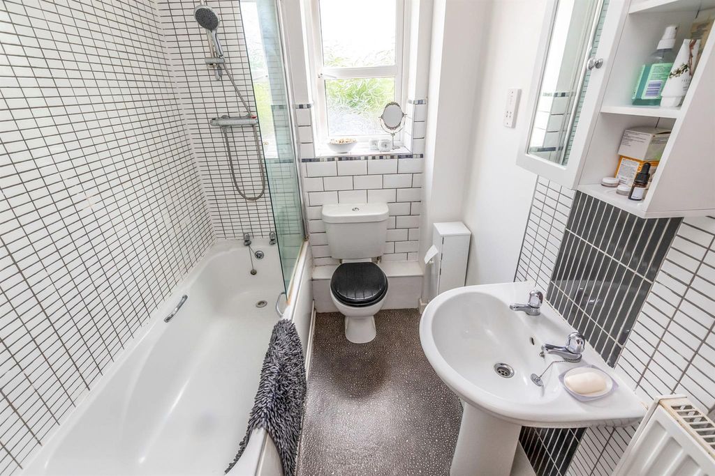 Property photo 3 of 6 Bathroom