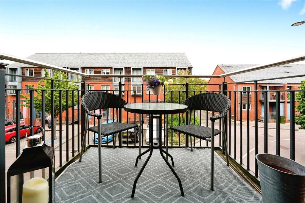 Property photo 2 of 16 Balcony