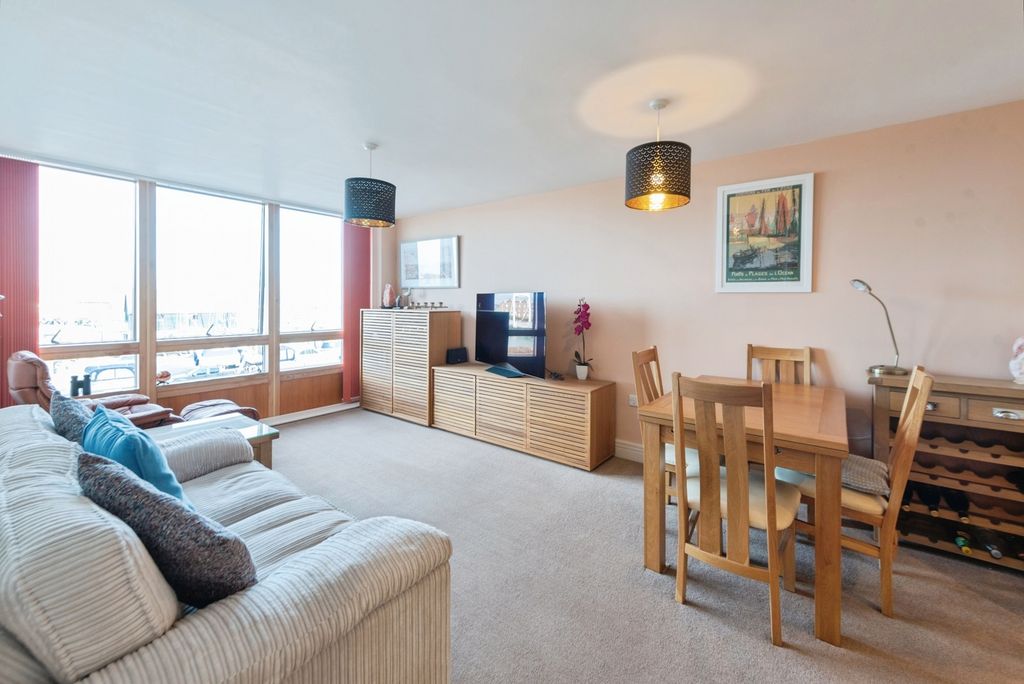 Property photo 2 of 17 Pbox-Img.Jpg