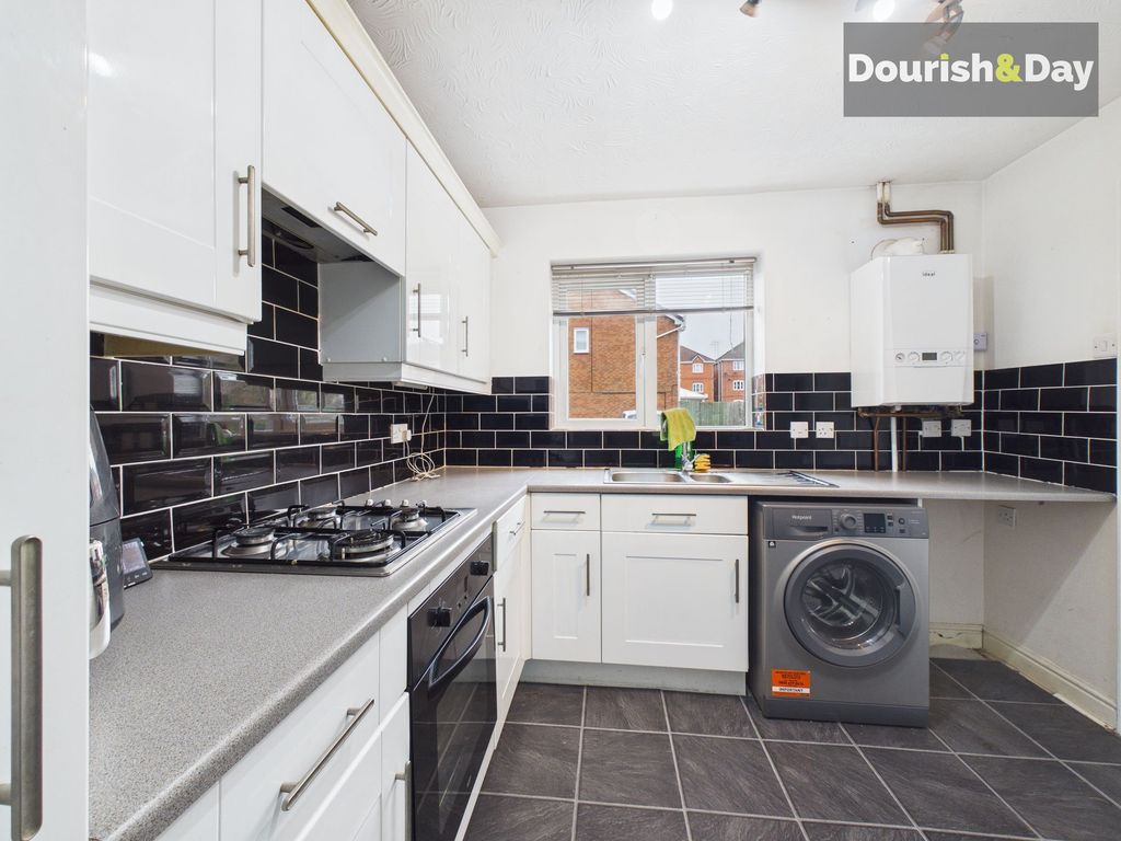 Property photo 3 of 15 Kitchen