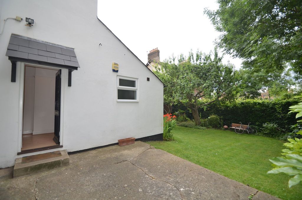 Property photo 2 of 7