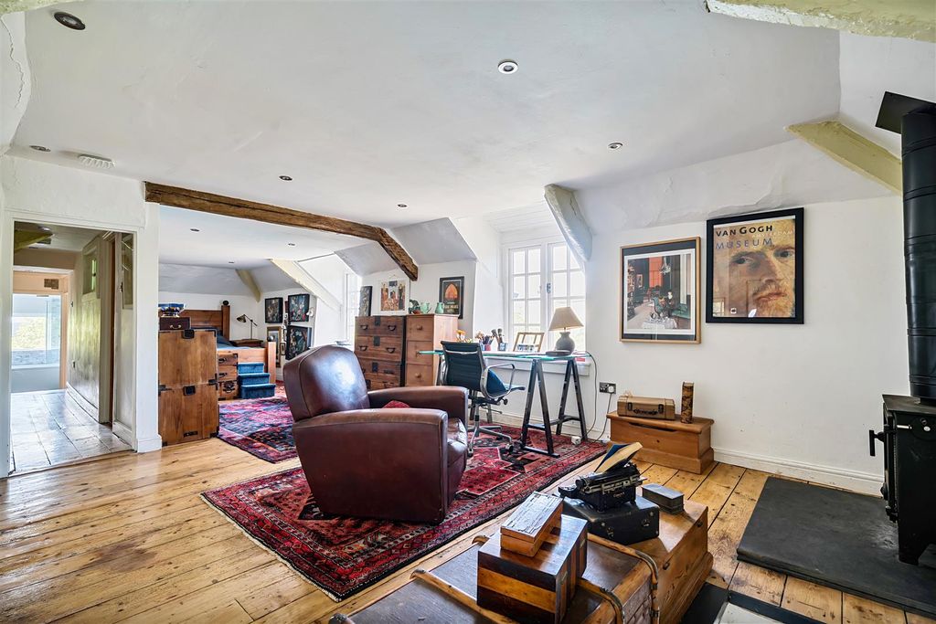 Property photo 3 of 23 1339756-11-68Bacb066A2Cb.Jpg