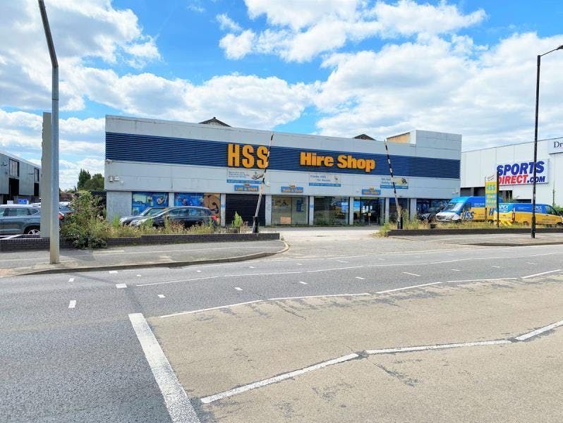 Property photo 1 of 10 375 Bath Road - Slough - Warehouse To Let