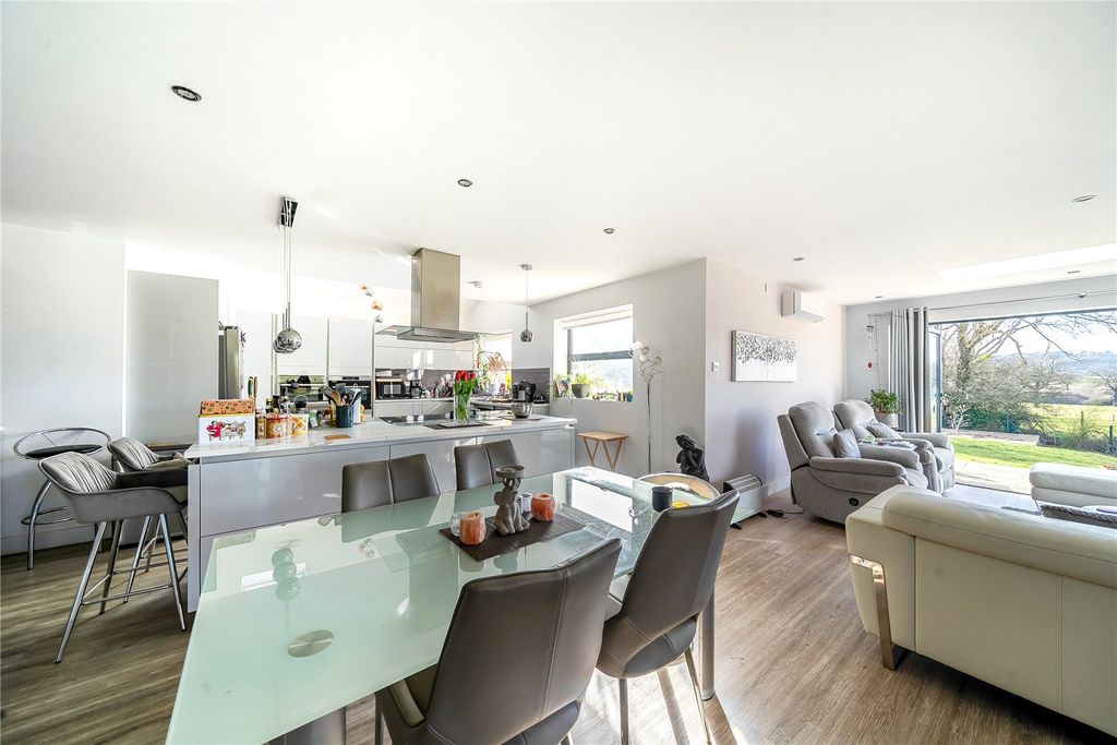 Additional image 4 of 6 bed detached house for saleEdgwarebury Lane, Edgware HA8