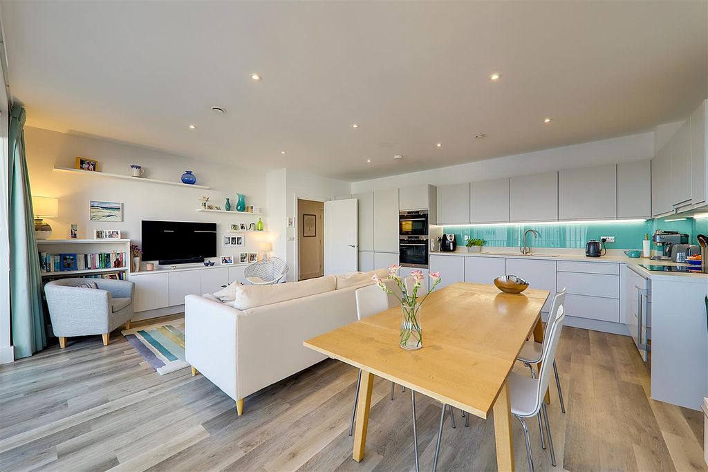 Property photo 2 of 33 Img_6301-Img_6303.Jpg