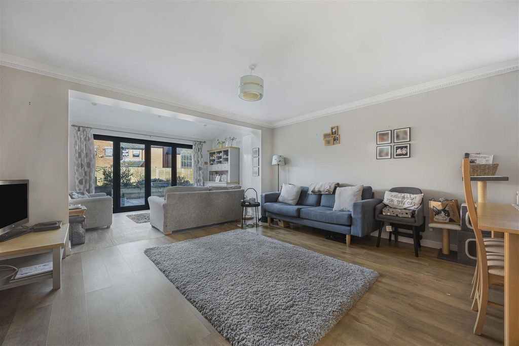 Property photo 2 of 16 5_75262.Jpg