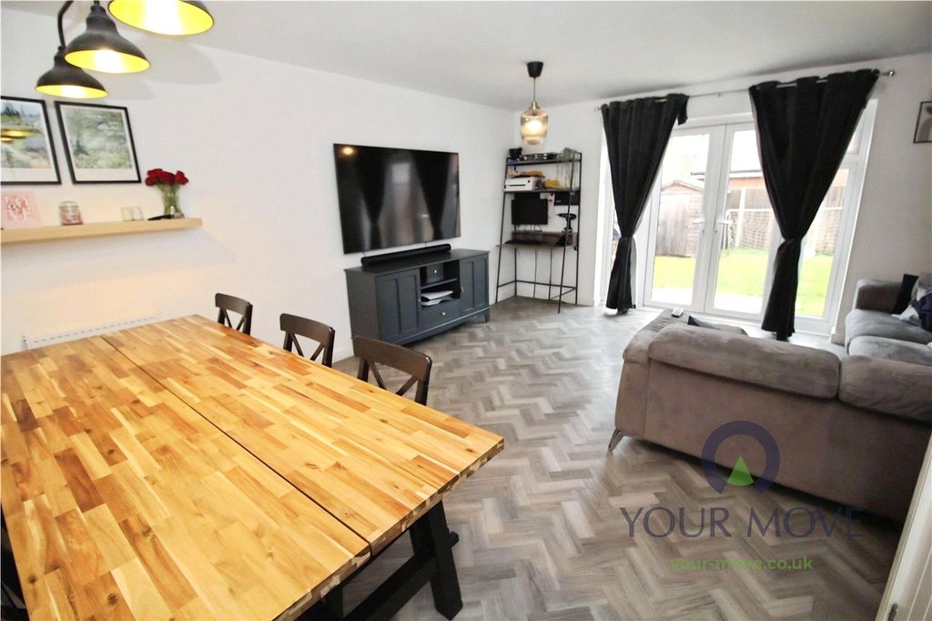 Property photo 2 of 15 Living/Dining Room