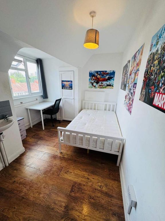 Property photo 1 of 3