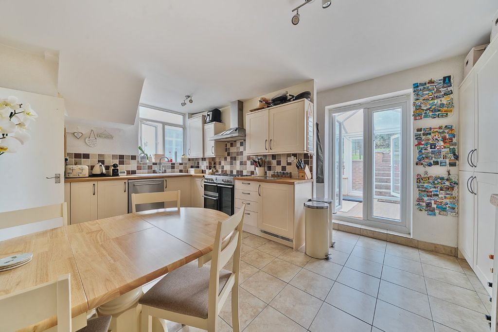 Property photo 1 of 24 Kitchen/Diner