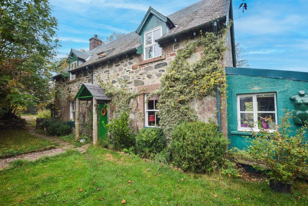 Property photo 1 of 24