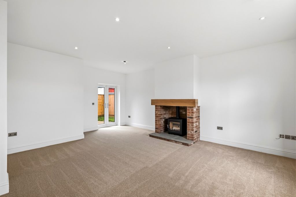 Property photo 3 of 26 5190942