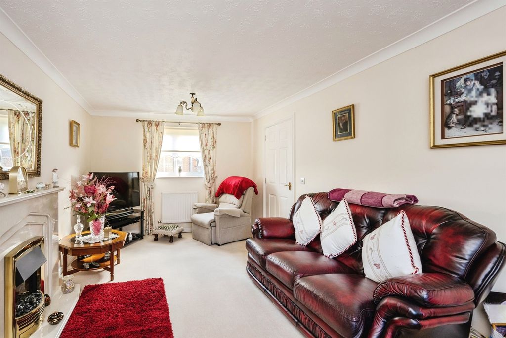 Property photo 3 of 17