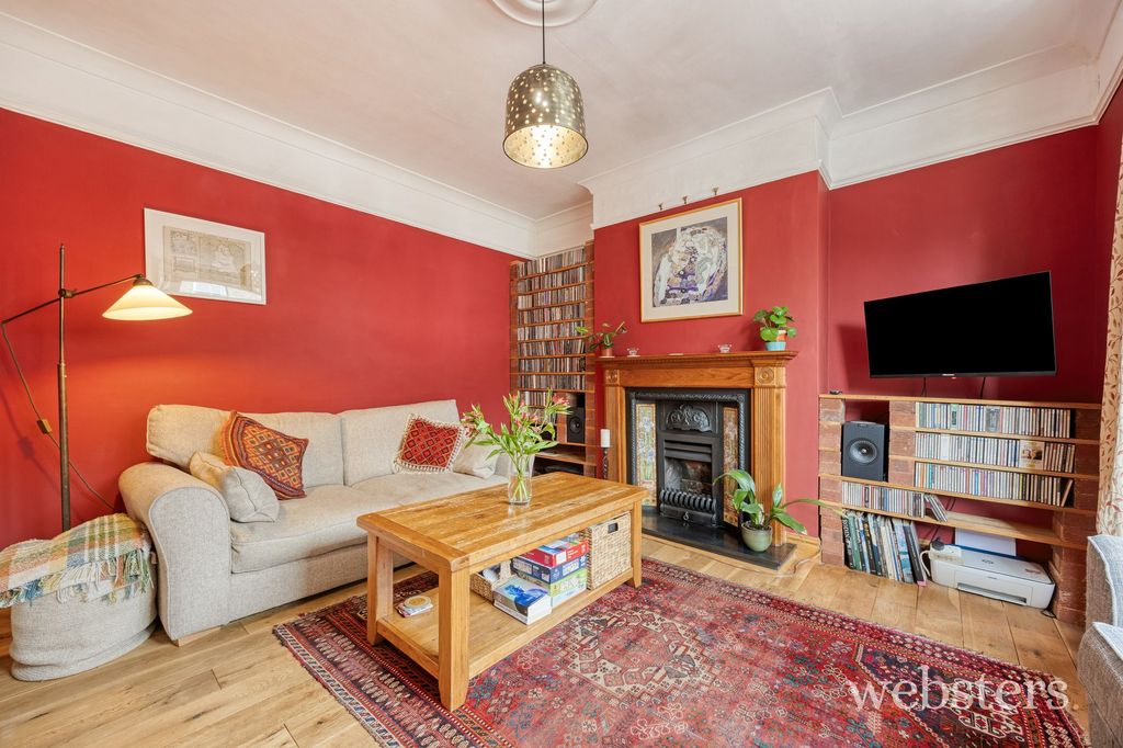 Property photo 2 of 27