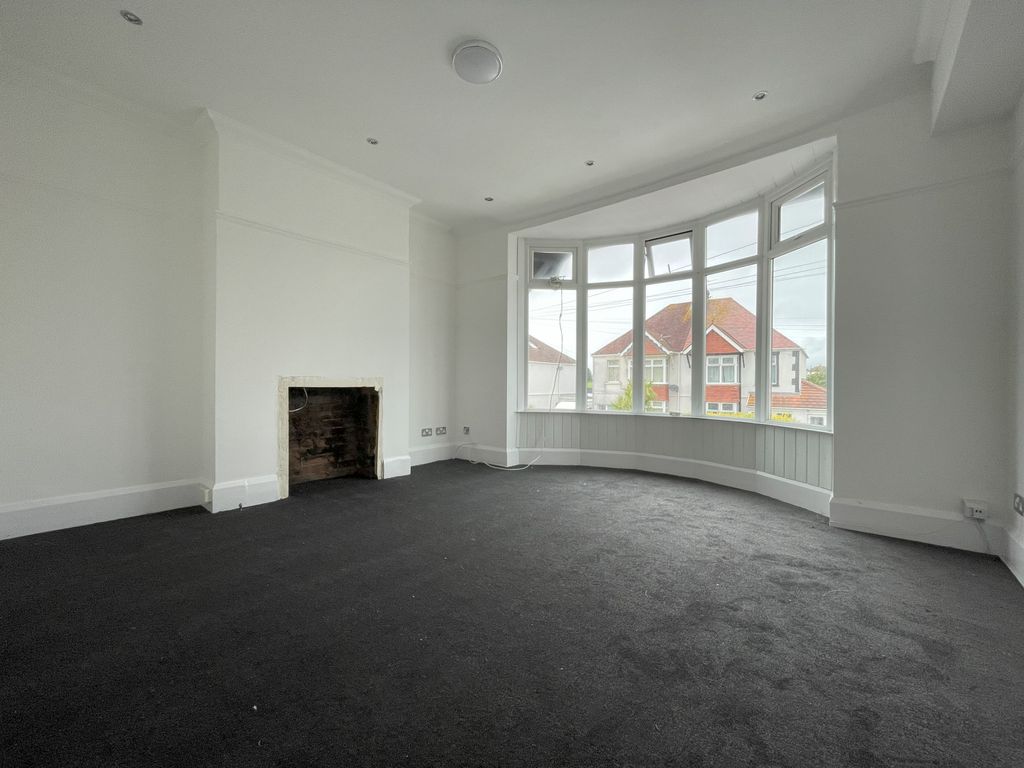 Property photo 1 of 15 Living Room Porthcawl Cf36