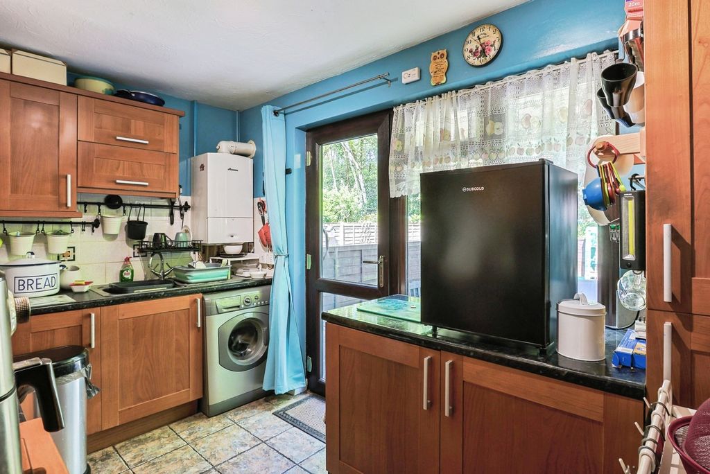 Property photo 3 of 13 Kitchen