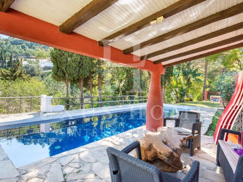 Property photo 3 of 32