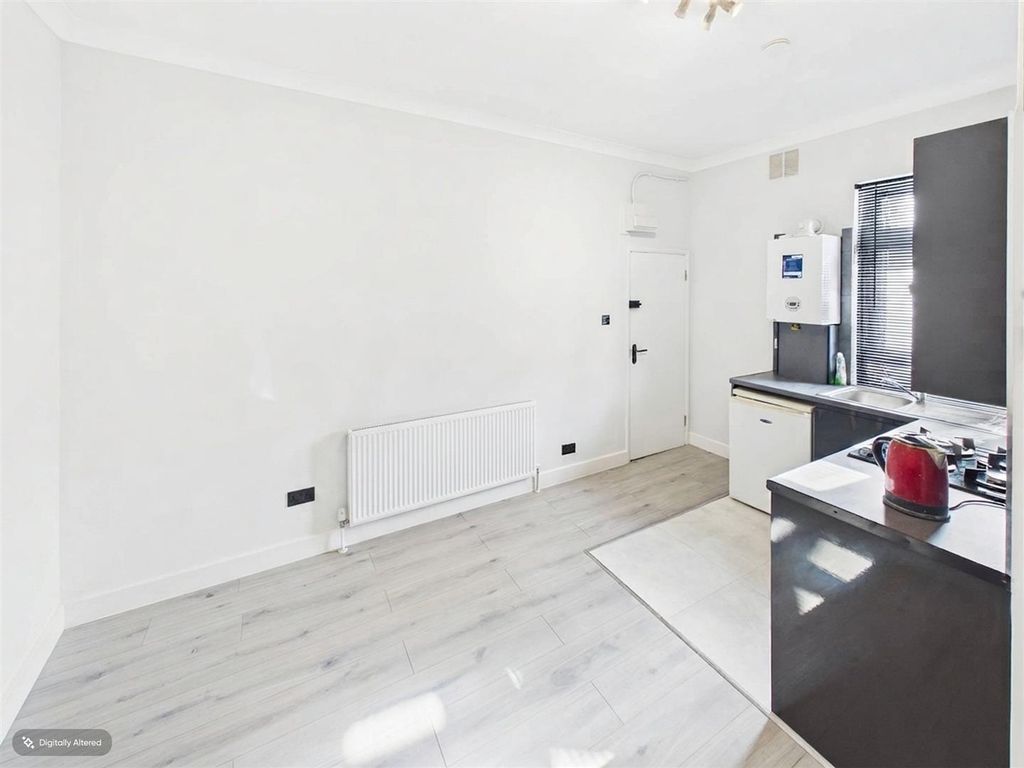Property photo 2 of 8 Cam03215G0-Pr0105-Still004-001.Jpg