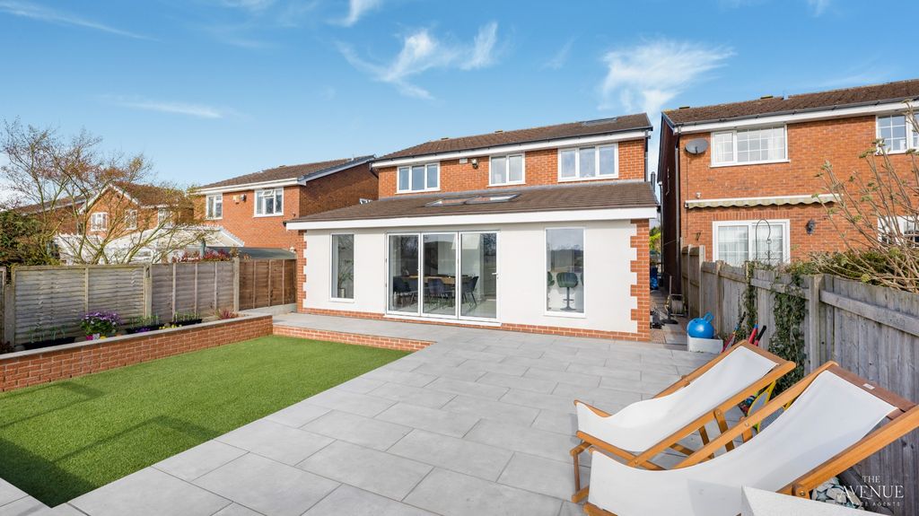 Property photo 1 of 39 3990833