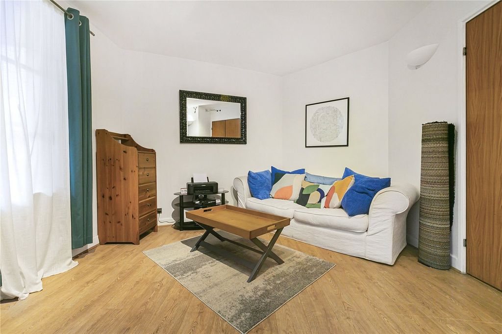 Property photo 1 of 18 Reception Room