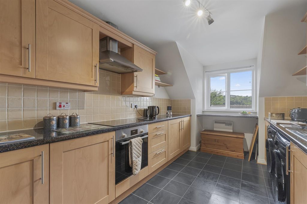 Additional image 5 of 2 bed flat for saleBlackthorn Road, Ilkley LS29