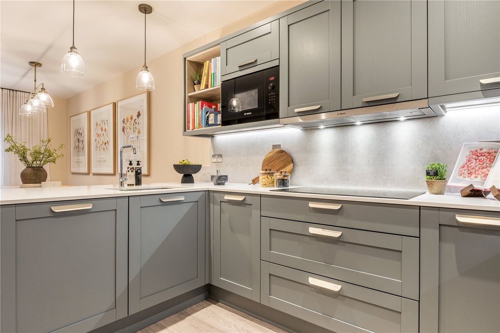 Property photo 3 of 12 Kitchen