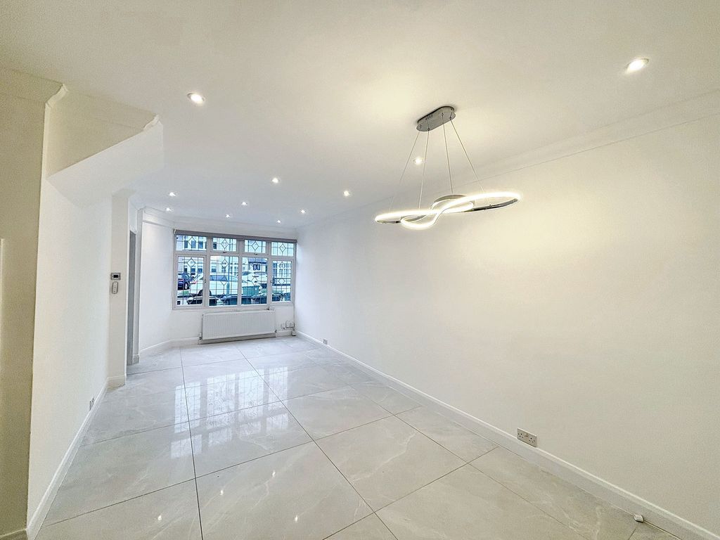 Property photo 2 of 12 Dining Room