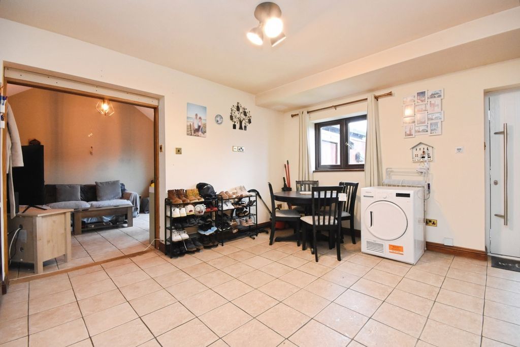 Property photo 3 of 15 Photo