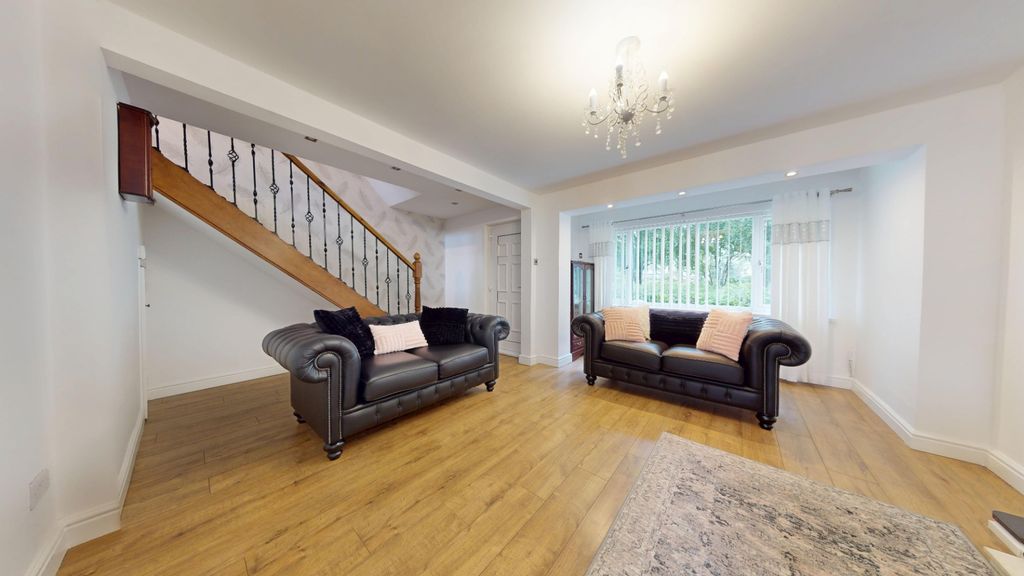 Property photo 2 of 22 5231531