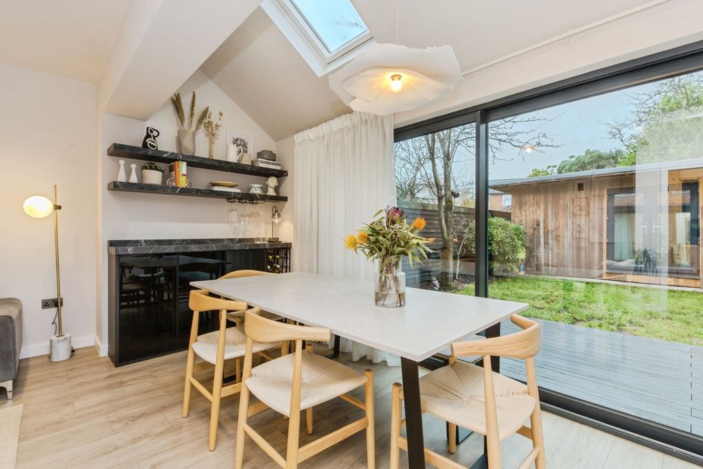 Property photo 3 of 17 Pbox-Img.Jpg