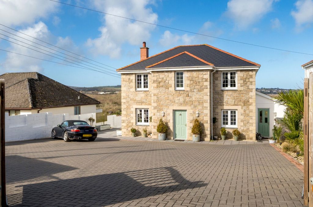 Property photo 1 of 44 Picture No. 33