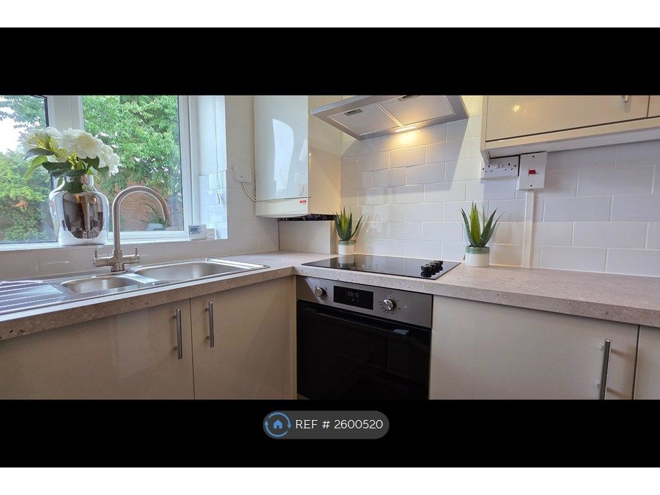 Property photo 2 of 17 Gas Centrally Heated