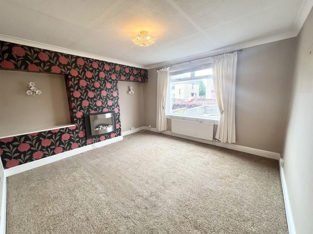 Property photo 2 of 28