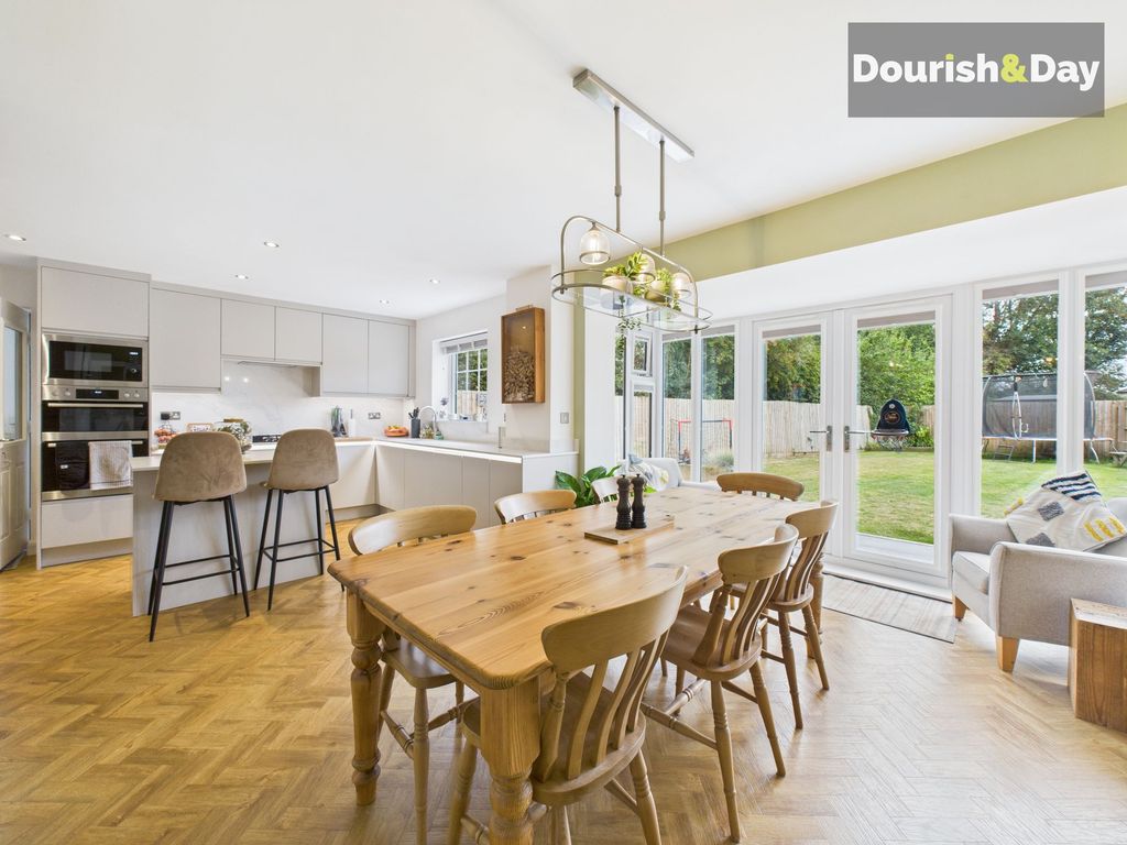 Property photo 3 of 36 Dining Kitchen