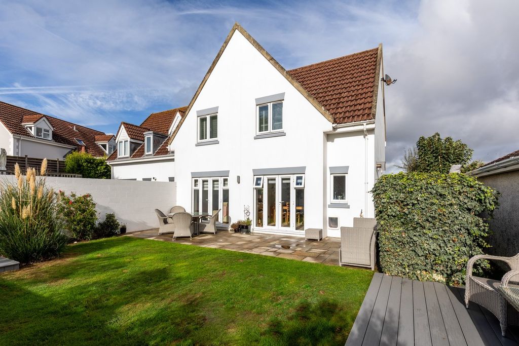 Property photo 1 of 25