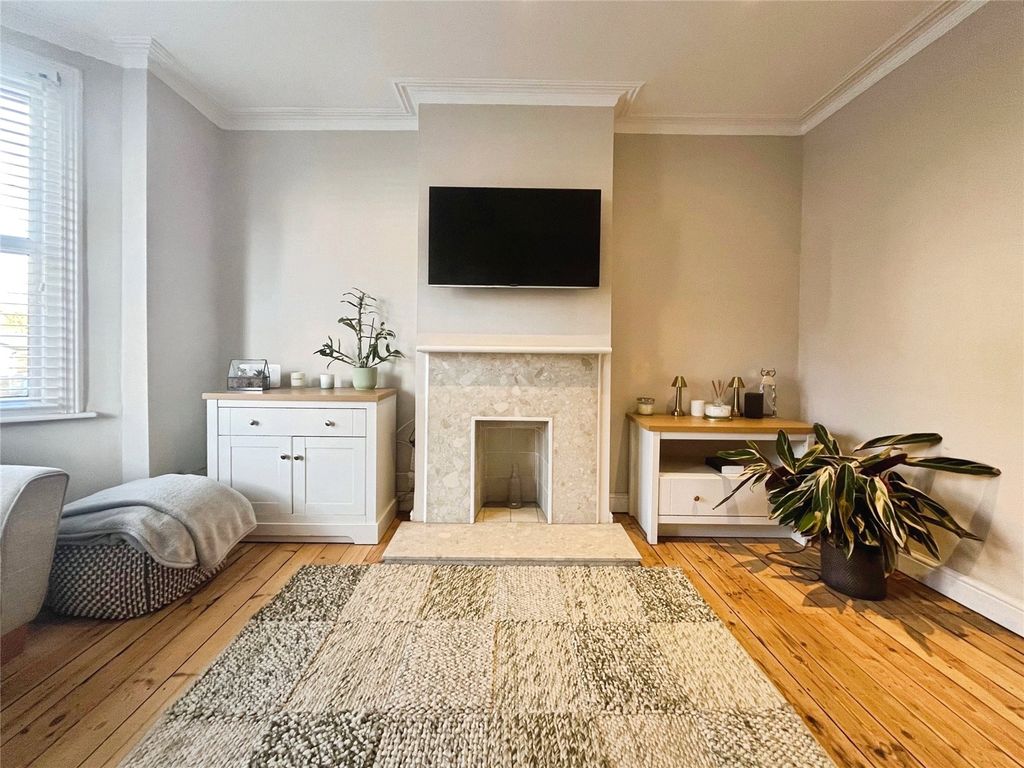 Property photo 3 of 9 Picture No. 06