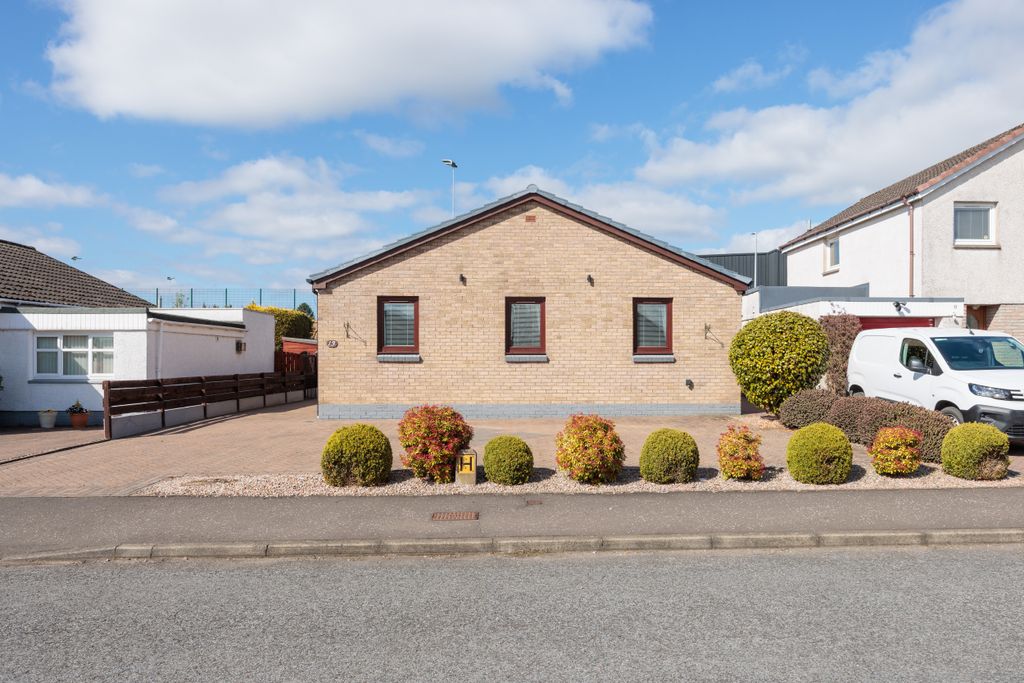 Property photo 1 of 38