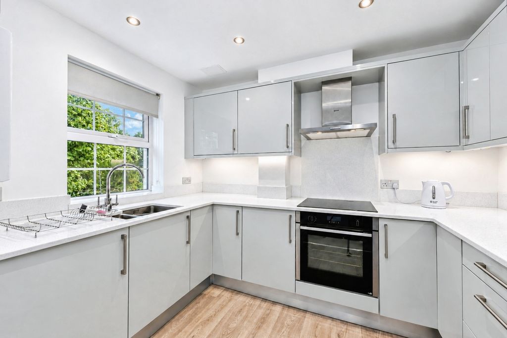 Property photo 3 of 12 Pbox-Img.Jpg