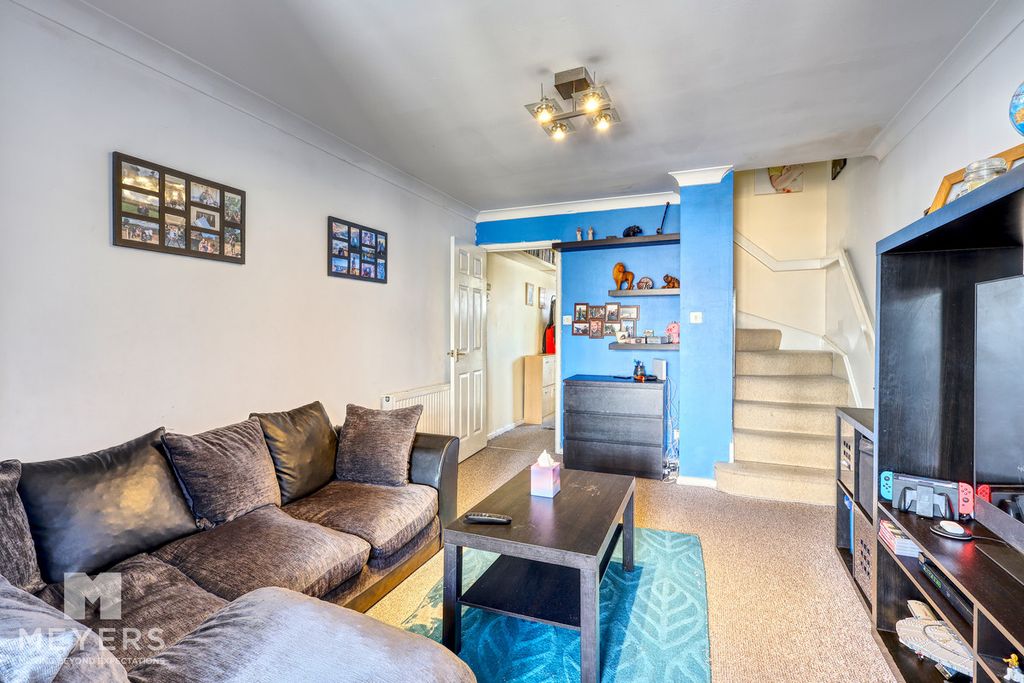 Property photo 2 of 17