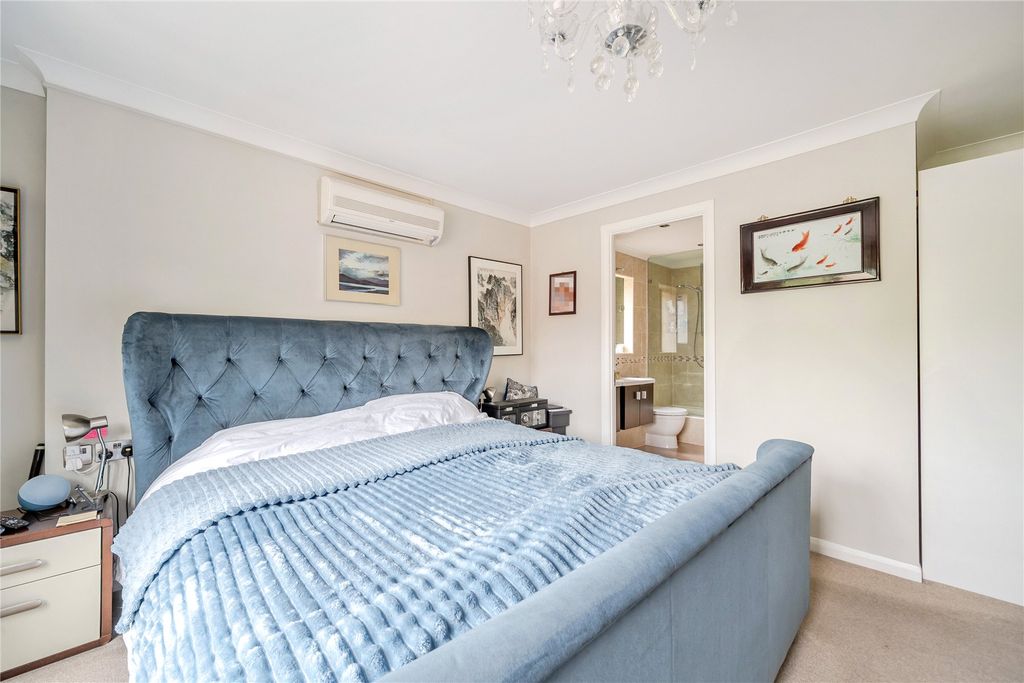Additional image 10 of 6 bed detached house for saleLightwater, Surrey GU18