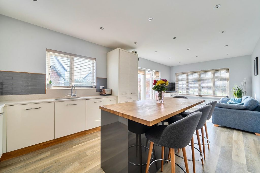 Property photo 1 of 20 1422514-16-69A97083Efaca.Jpg