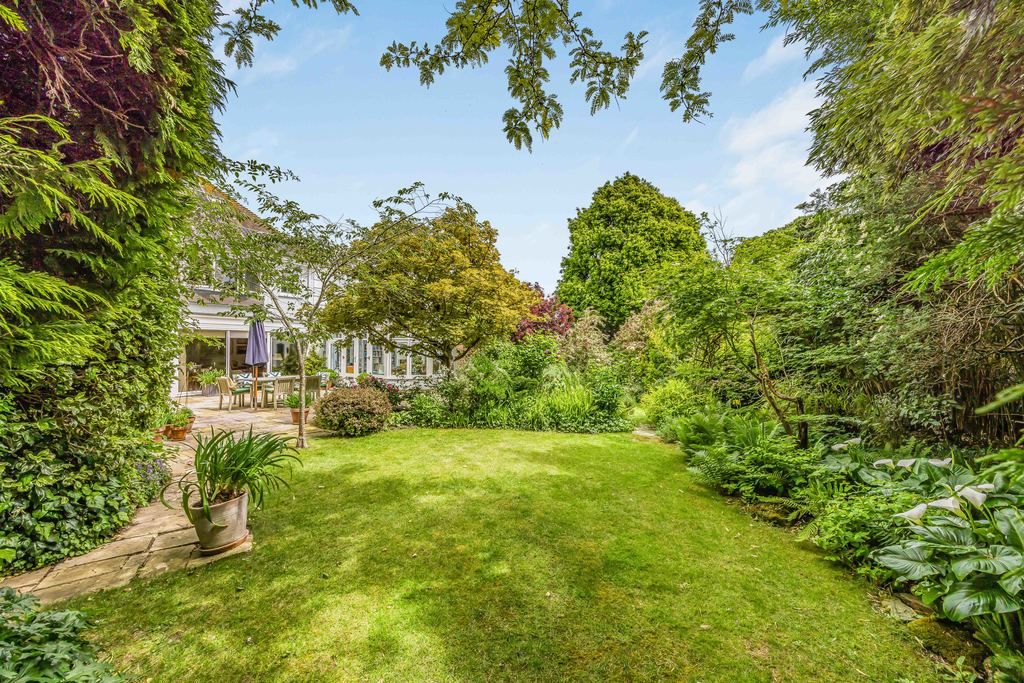 Property photo 2 of 48