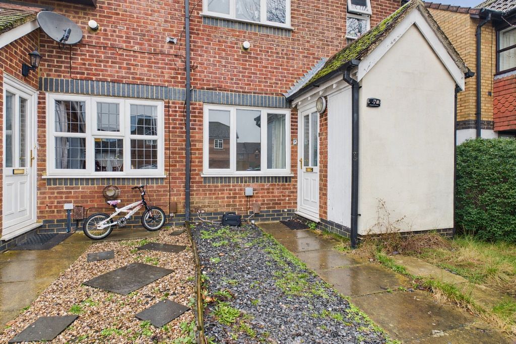 Property photo 1 of 8 Terraced Houses With Garden Path (1).Jpeg