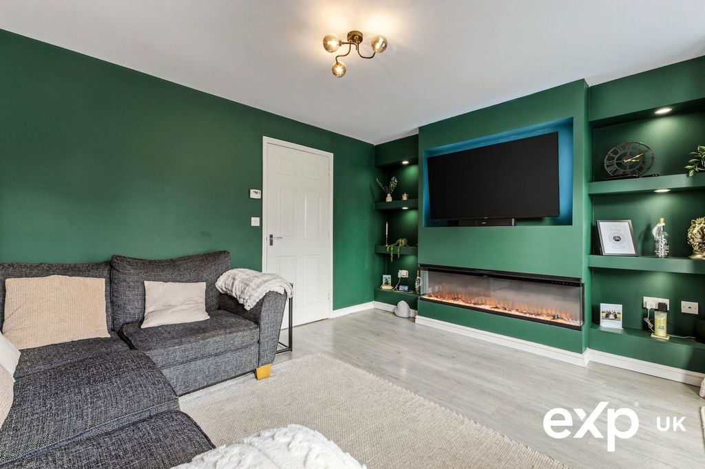 Property photo 3 of 20