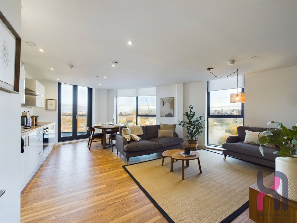 Property photo 1 of 25 Picture No. 02