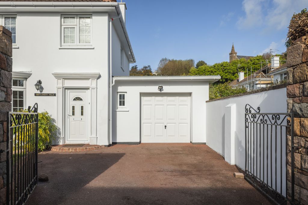 Property photo 3 of 20