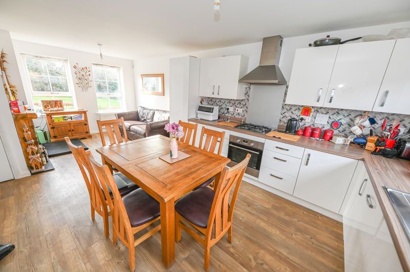 Property photo 2 of 14 Photo 11