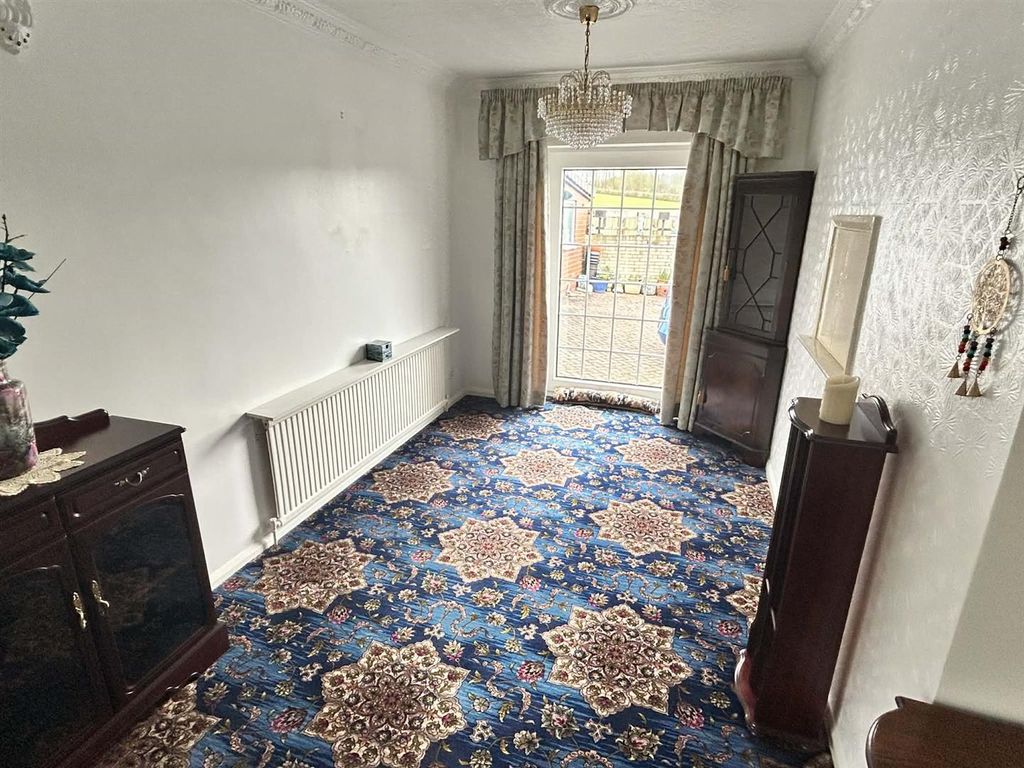 Property photo 3 of 17 Dining Room