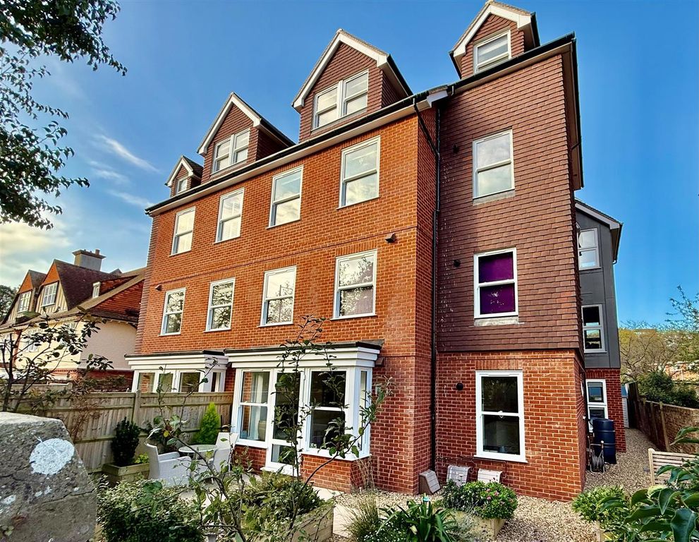 Property photo 1 of 21 Glebe Court.Jpg